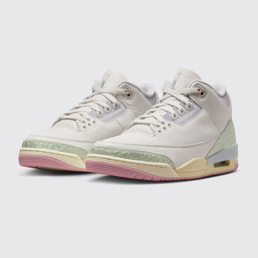 Air Jordan 3 Sail and Jade Aura Sneaker – Dreiviertelansicht des Paares