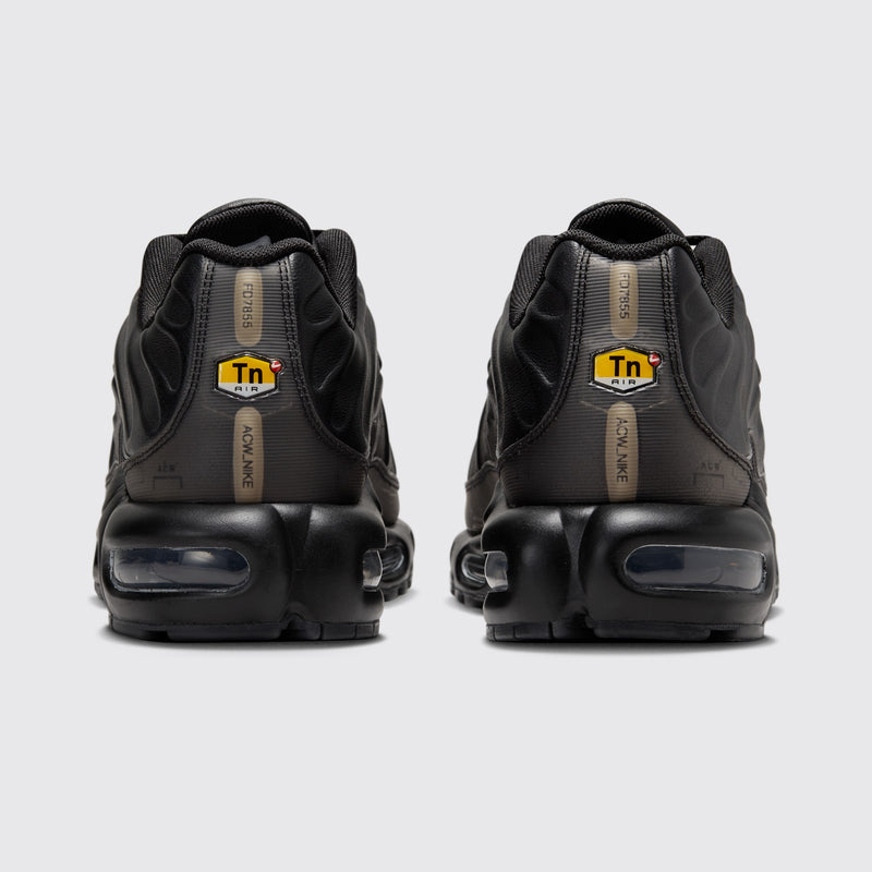 A-COLD-WALL* x Nike Air Max Plus Black sneaker – back view of the pair
