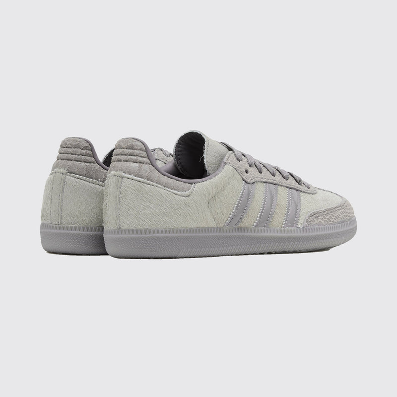 Adidas Samba OG Taupe Oxide Gold Damen Sneaker – Rückansicht des Paares