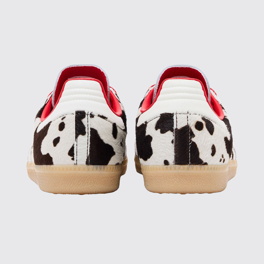 Adidas Samba OG Cow Print Aurora Coffee de Mujer zapatilla – vista trasera del par