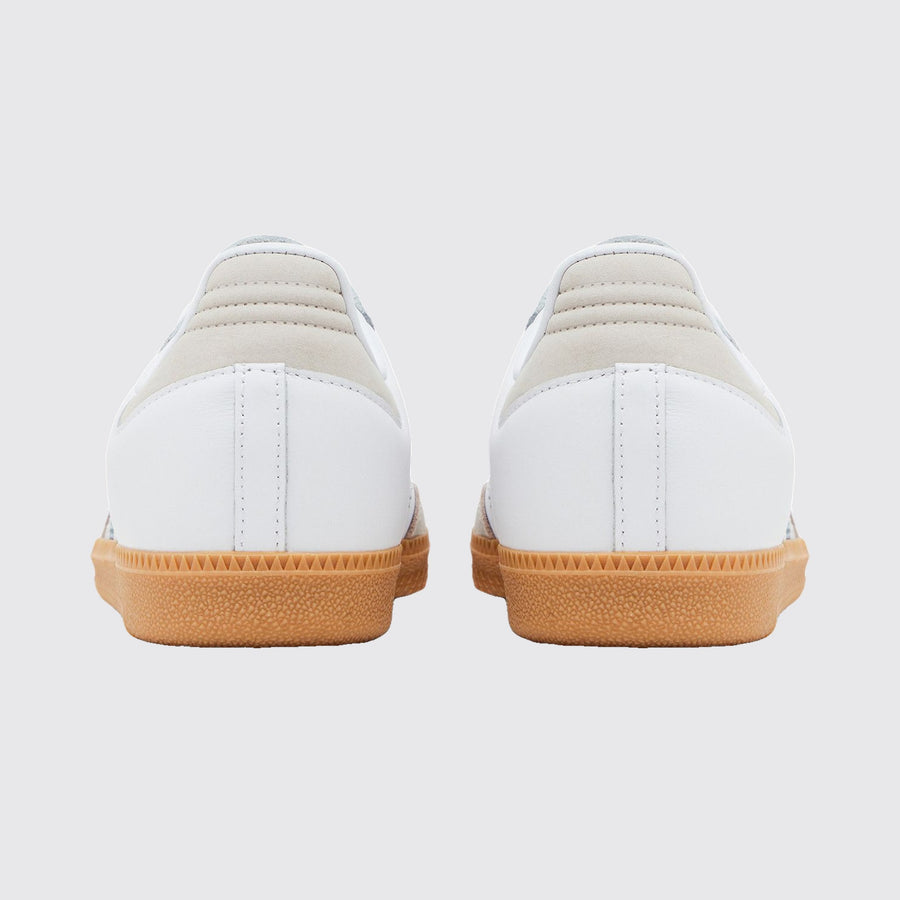 Adidas Samba OG White Silver Metallic de Mujer zapatilla – vista trasera del par