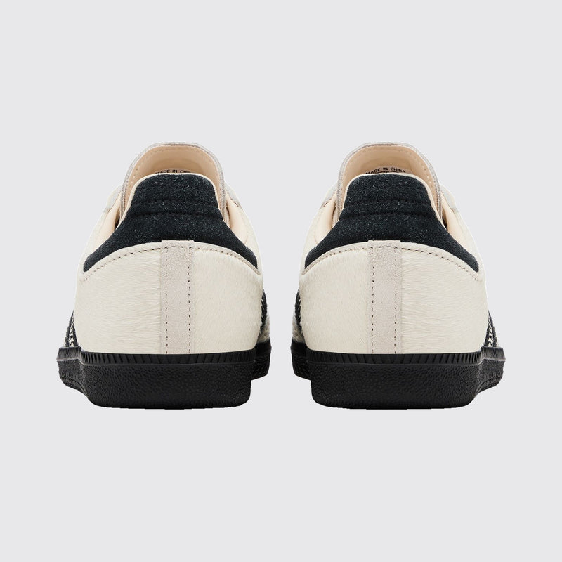 Adidas Samba OG Pony Hair Wonder White de Mujer zapatilla – vista trasera del par