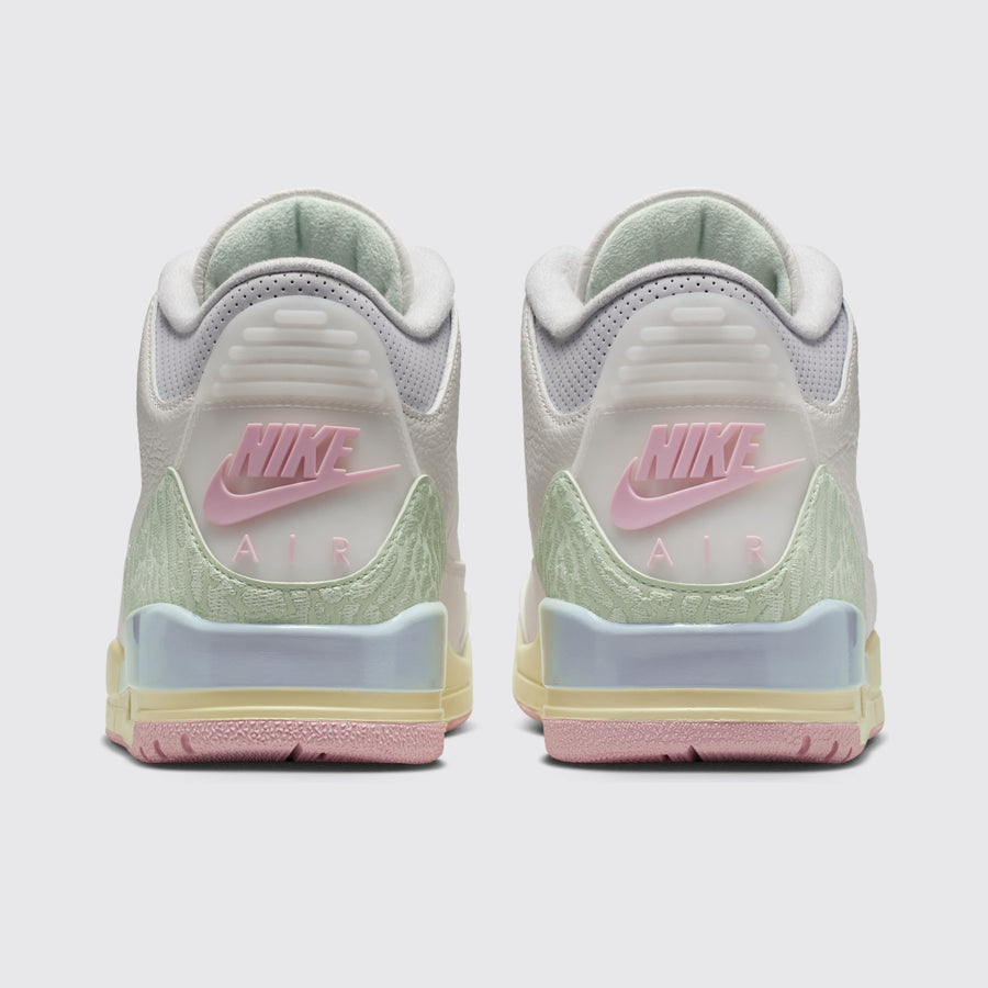 Air Jordan 3 Sail and Jade Aura Sneaker – Rückansicht des Paares