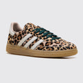Adidas Handball Spezial Leopard Magic Beige de Mulher sapatilha – vista frontal a três quartos