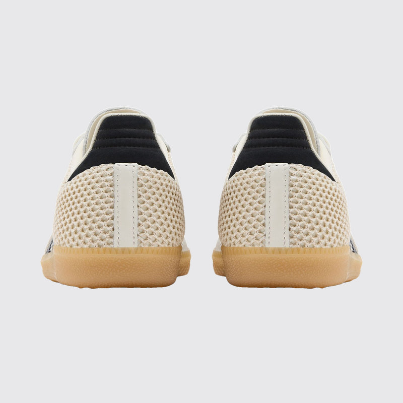 Adidas Samba OG Off White Carbon Gold de Mulher sapatilha – vista traseira do par