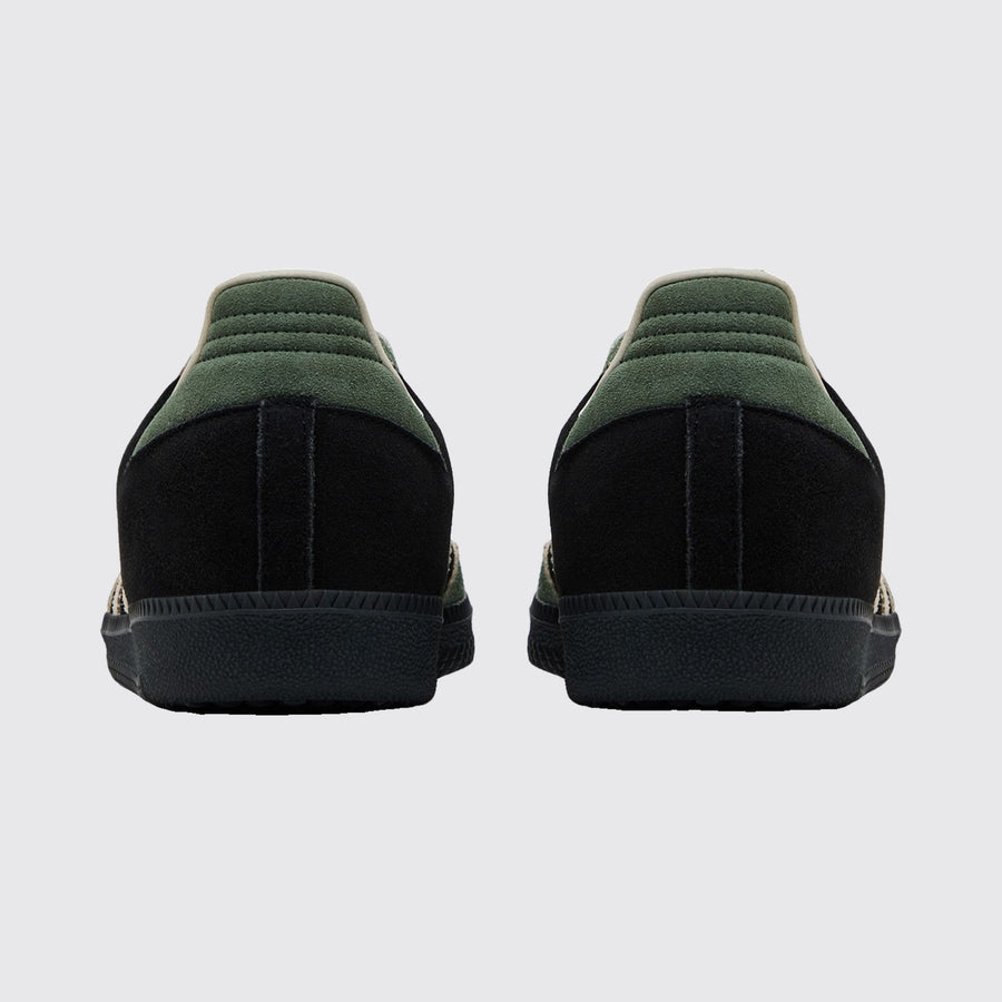 Adidas Samba OG Black Silver Green de Mujer zapatilla – vista trasera del par