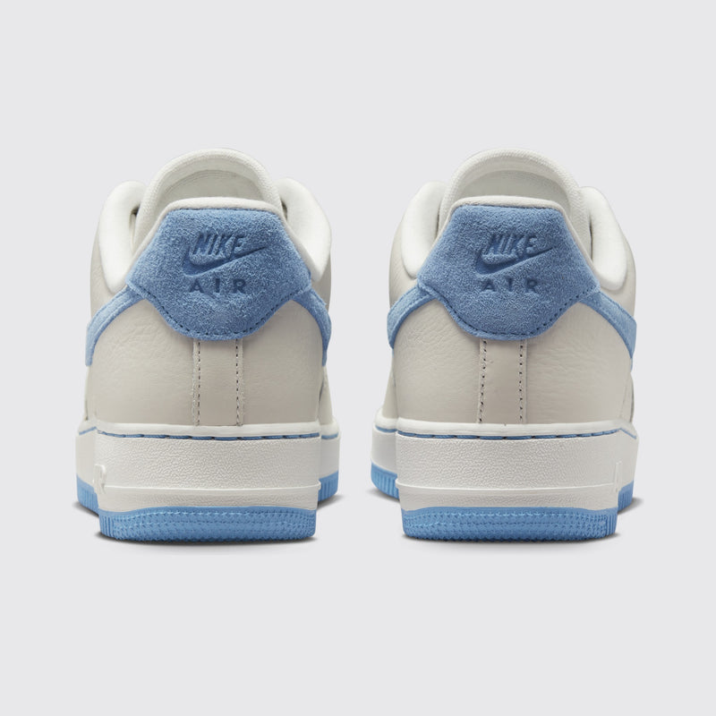 Nike Air Force 1 LXX University Blue Damen Sneaker – Rückansicht des Paares