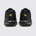 Nike Air Max Plus Black Pencil Point Team Crimson zapatilla – vista trasera del par