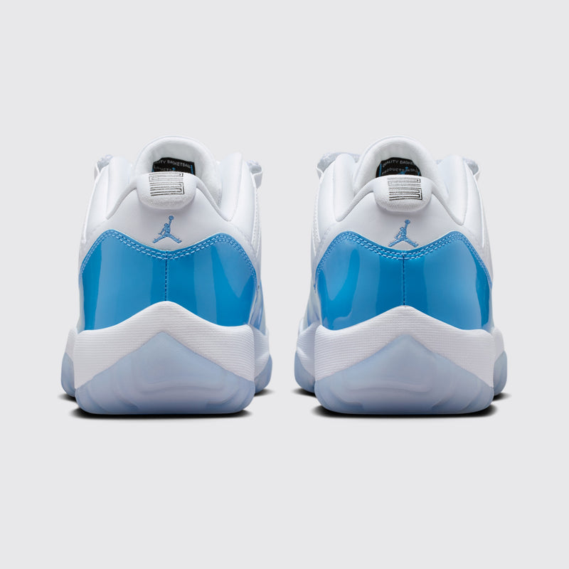 Air Jordan 11 Low University Blue zapatilla – vista trasera del par