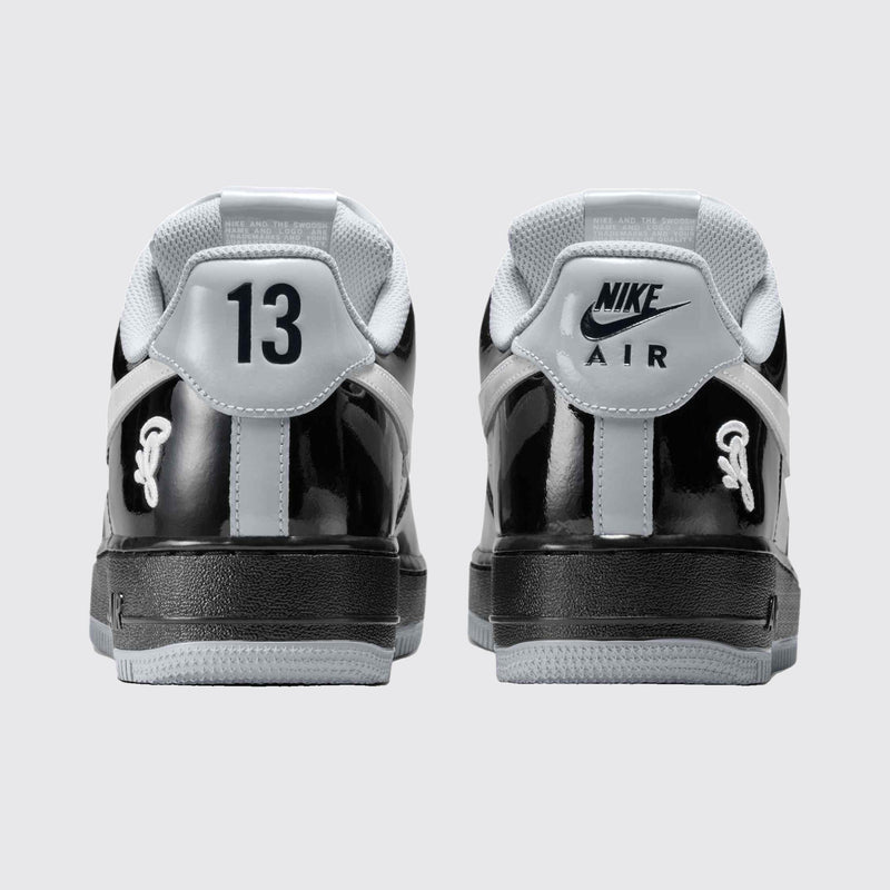 Central Cee x Nike Air Force 1 '07 Black Light Smoke Grey zapatilla – vista trasera del par