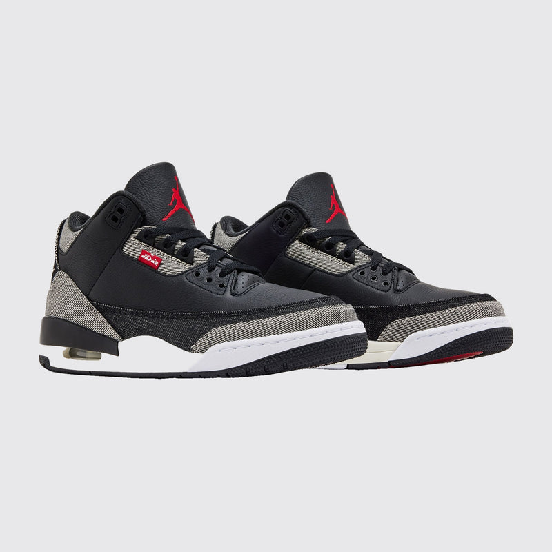 Levi's x Air Jordan 3 Black and White basket – vue trois-quarts de la paire