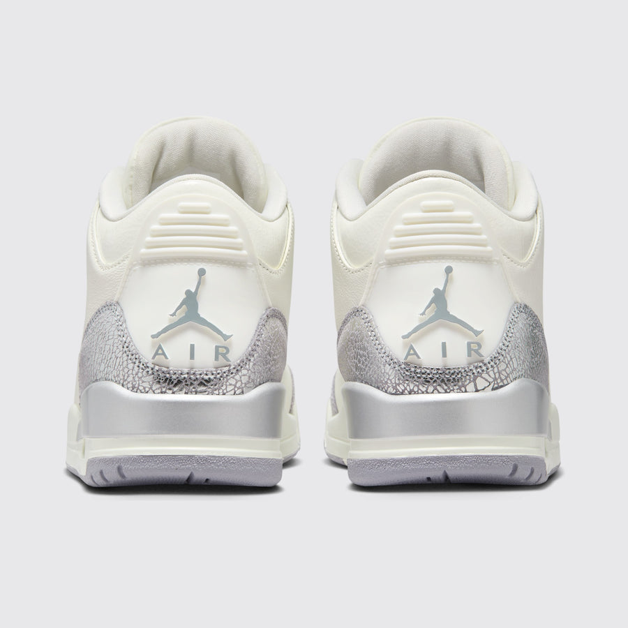 Air Jordan 3 Sail Metallic Silver de Mujer zapatilla – vista trasera del par