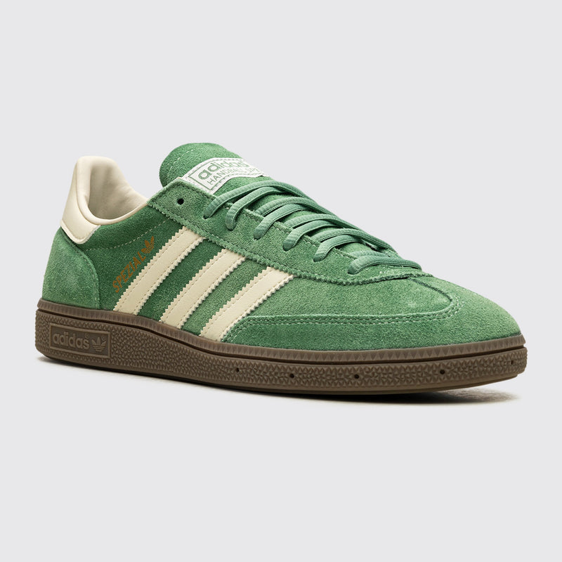 Adidas Handball Spezial Preloved Green Gum sapatilha – vista frontal a três quartos