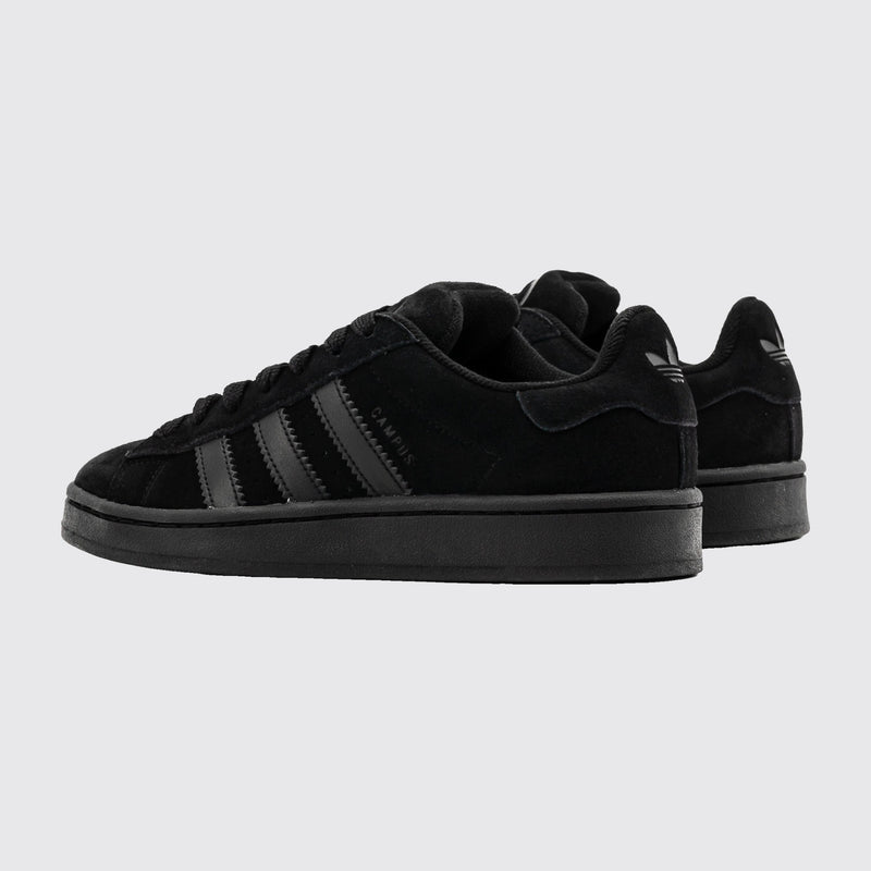 Adidas Campus 00s Triple Core Black sneaker – three-quarter view of the pair