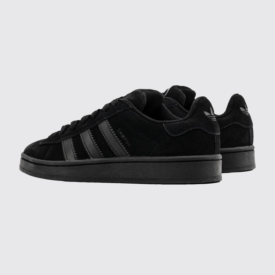 Adidas Campus 00s Triple Core Black sneaker – three-quarter view of the pair