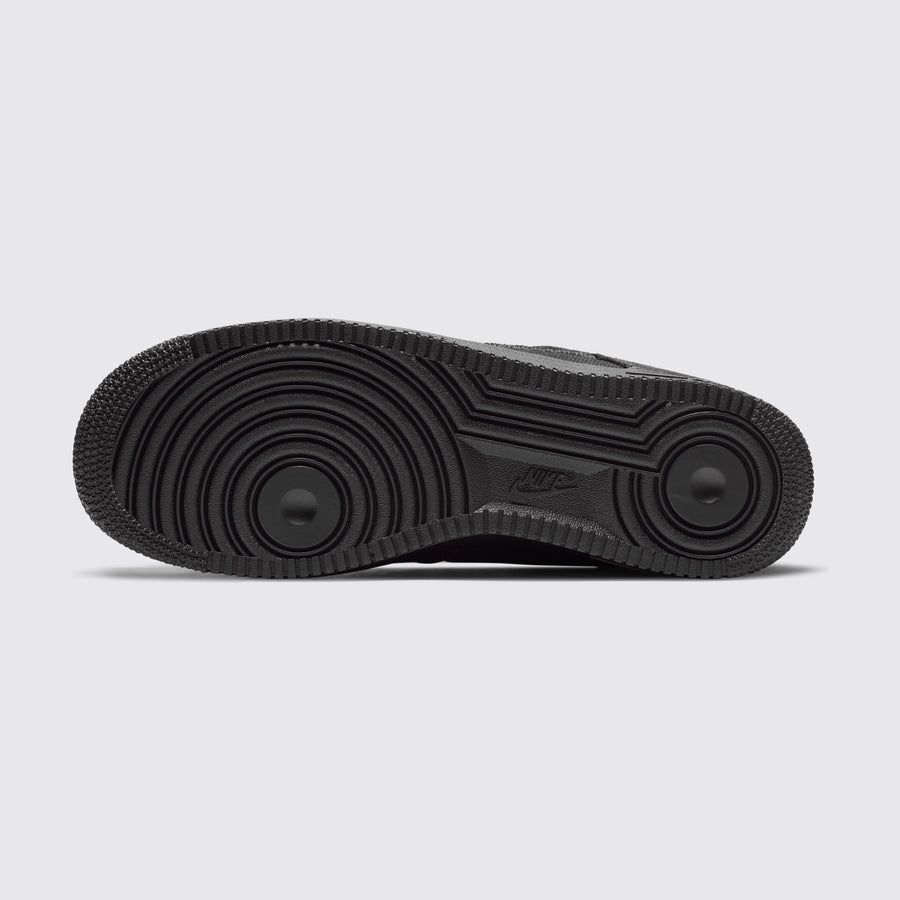 Stüssy x Nike Air Force 1 Low Triple Black Sneaker – Ansicht der Laufsohle