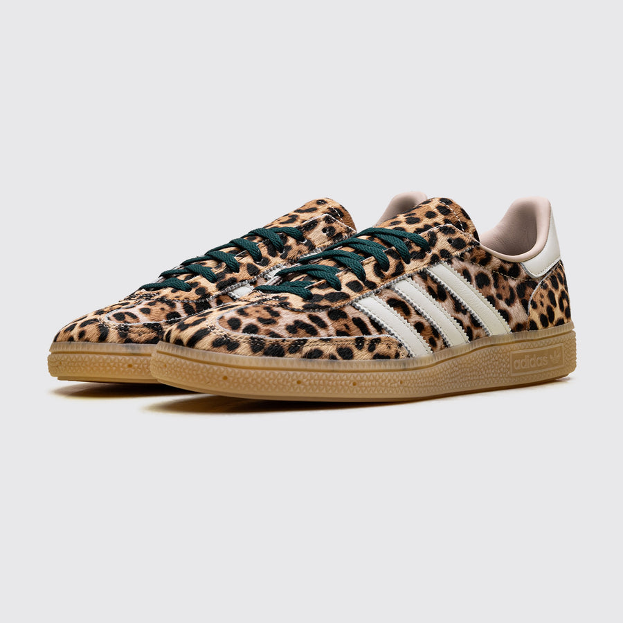 Adidas Handball Spezial Leopard Magic Beige de Mulher sapatilha – vista a três quartos do par