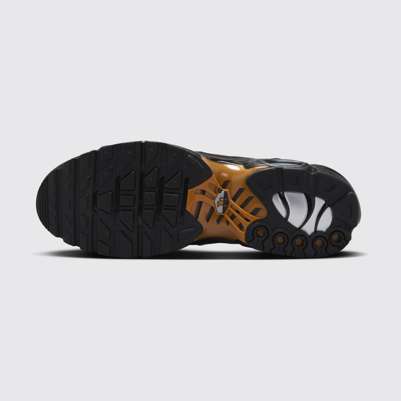 Nike Air Max Plus Dark Obsidian Monarch sneaker – outsole view