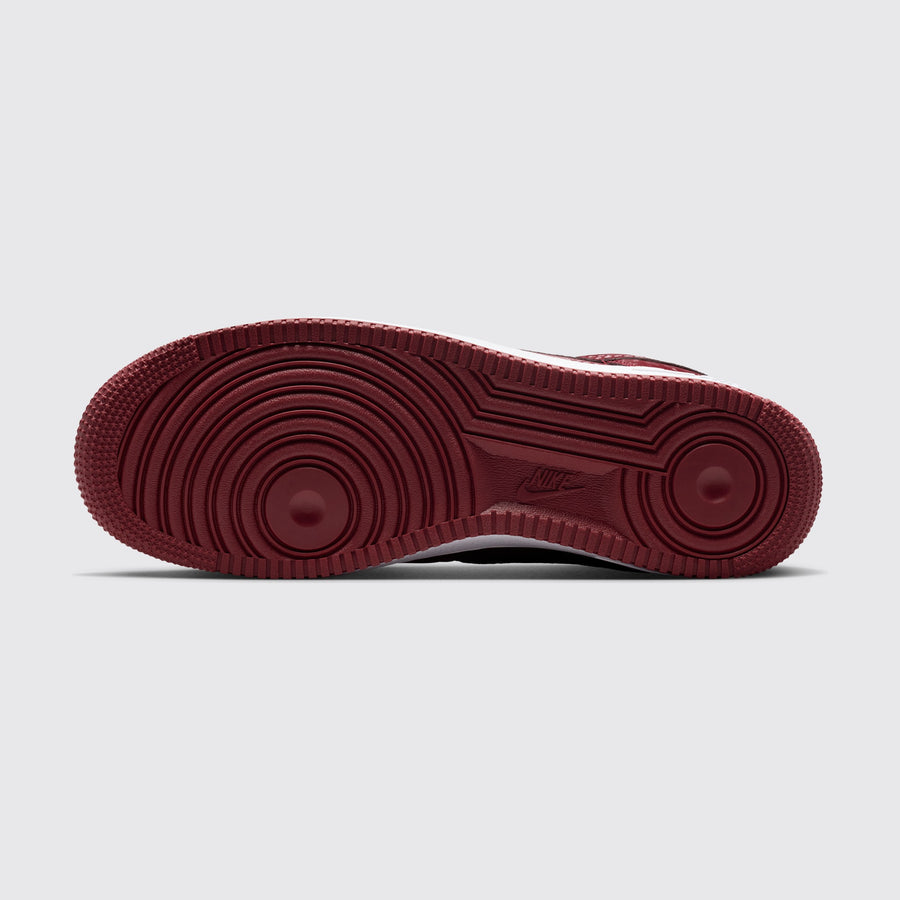 Kobe x Nike Air Force 1 Low Lower Merion Away sapatilha – vista da sola