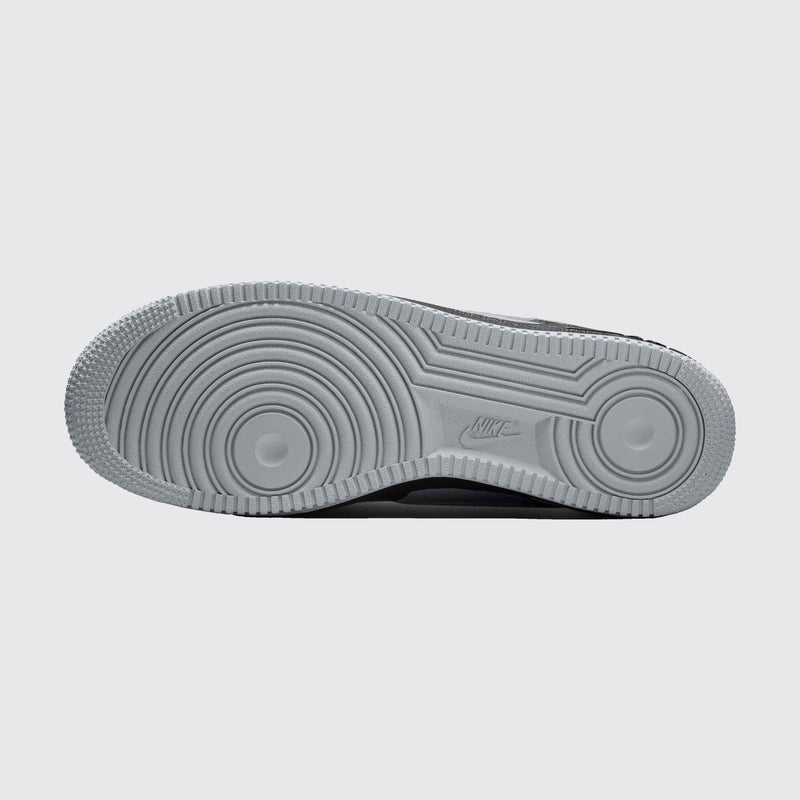 Central Cee x Nike Air Force 1 '07 Black Light Smoke Grey zapatilla – vista de la suela