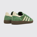 Adidas Handball Spezial Preloved Green Gum sapatilha – vista traseira do par
