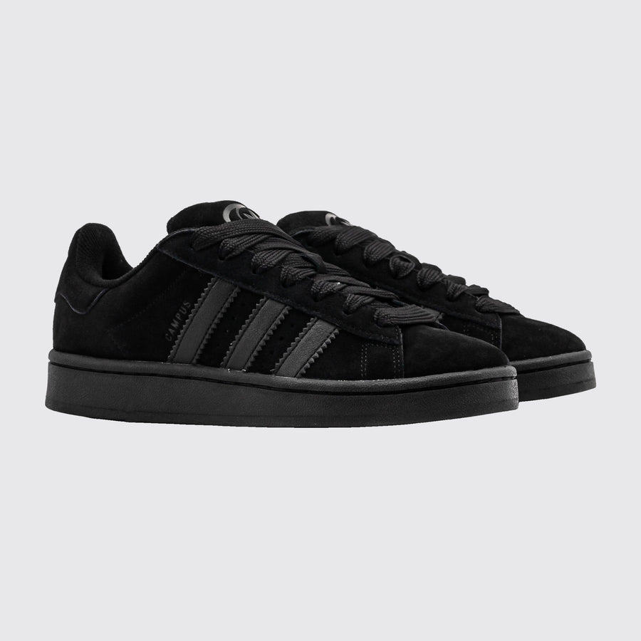 Adidas Campus 00s Triple Core Black sneaker – three-quarter view of the pair