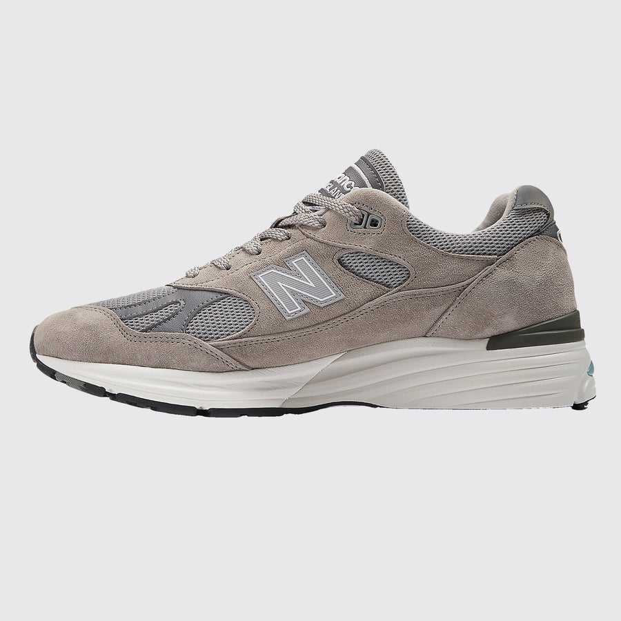 New Balance 991v2 Made in UK Dove Alloy Sneaker – Seitenansicht