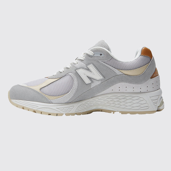 New Balance 2002R Concrete Grey sneaker – side view