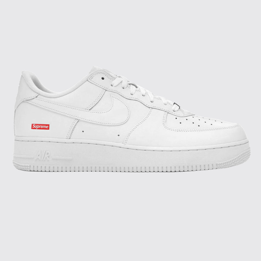 Supreme x Nike Air Force 1 Low White sneaker – other side view