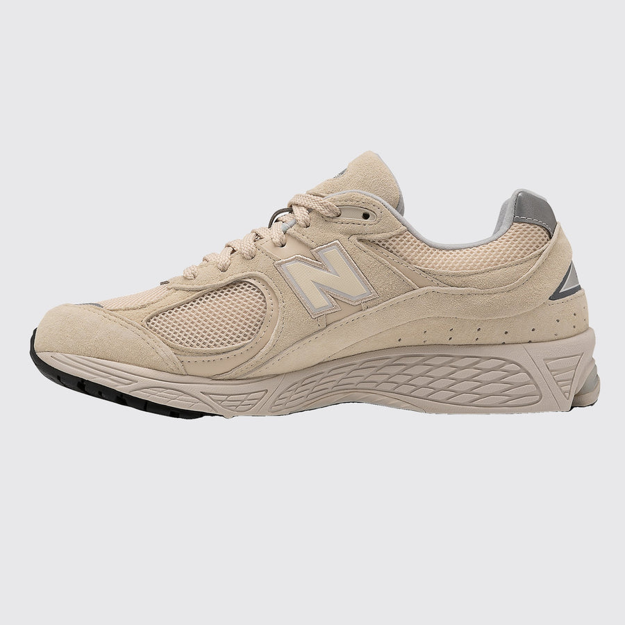 New Balance 2002R Bone Light Aluminum Sneaker – Seitenansicht