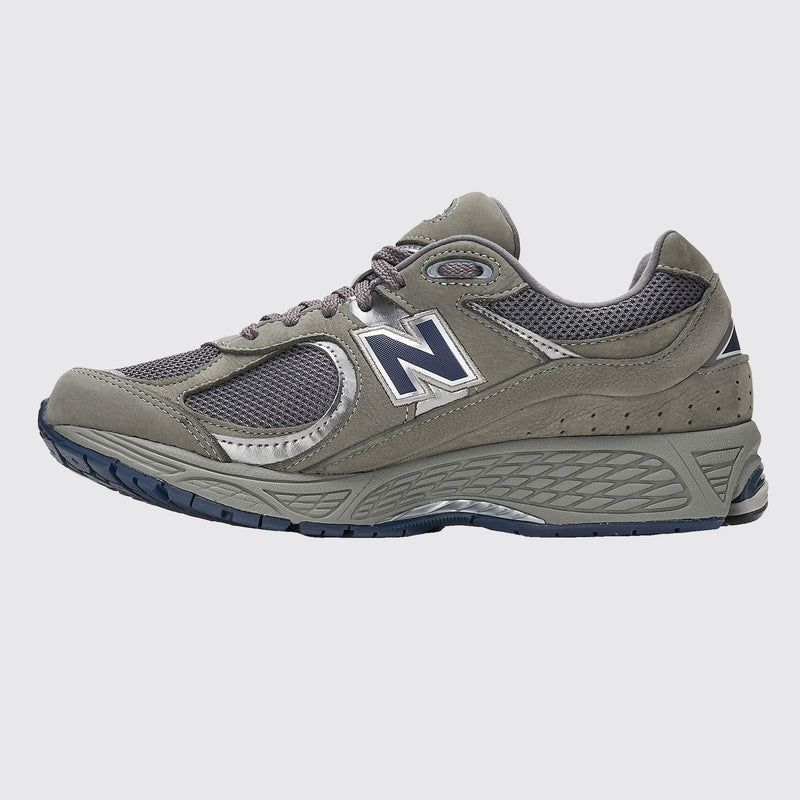 New Balance 2002R Light Grey sneaker – side view