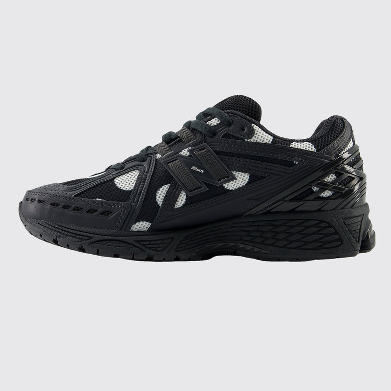 New Balance 1906R Polka Dot sneaker – side view