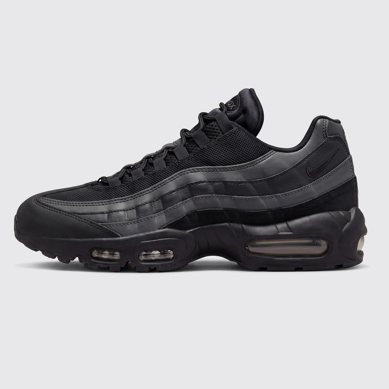 Nike Air Max 95 Essential Triple Black sneaker – side view