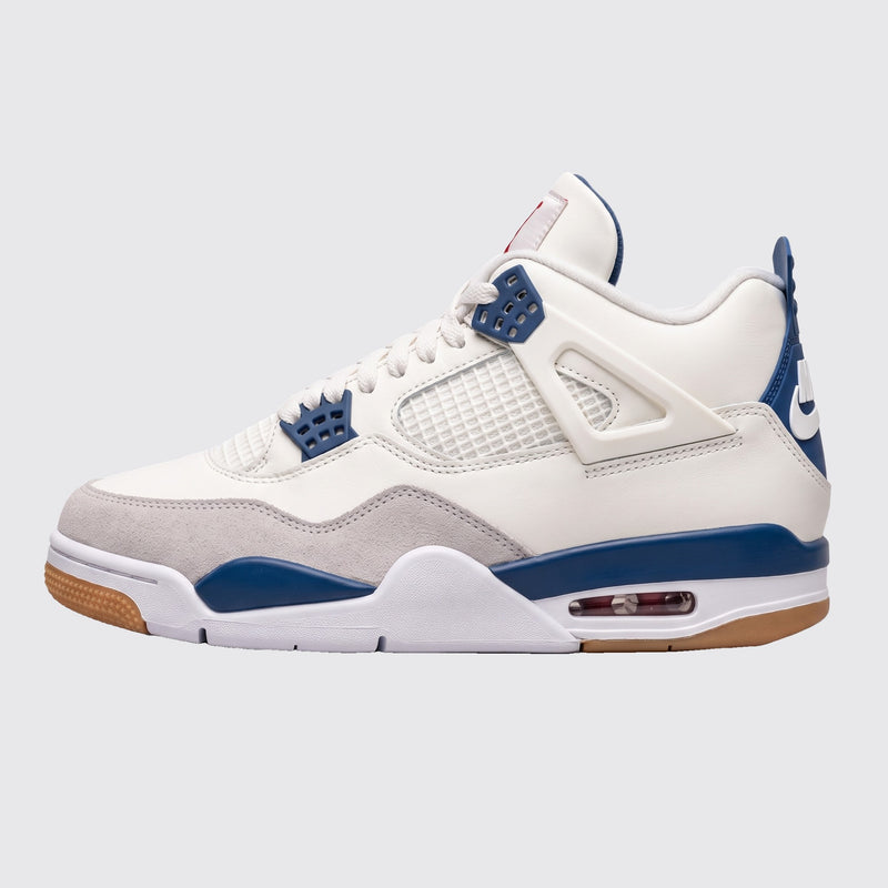 Nike SB x Air Jordan 4 Navy sneaker – side view