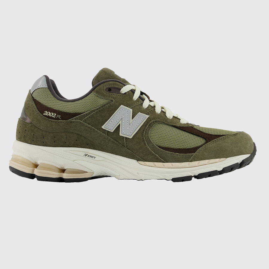 New Balance 2002R Dark Camo Rich Earth zapatilla – vista del otro lateral