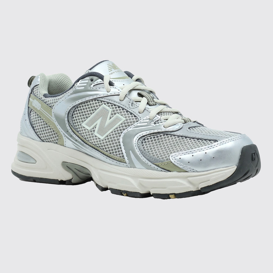 New Balance 530 Silver White Khaki Sneaker – Dreiviertel-Vorderansicht