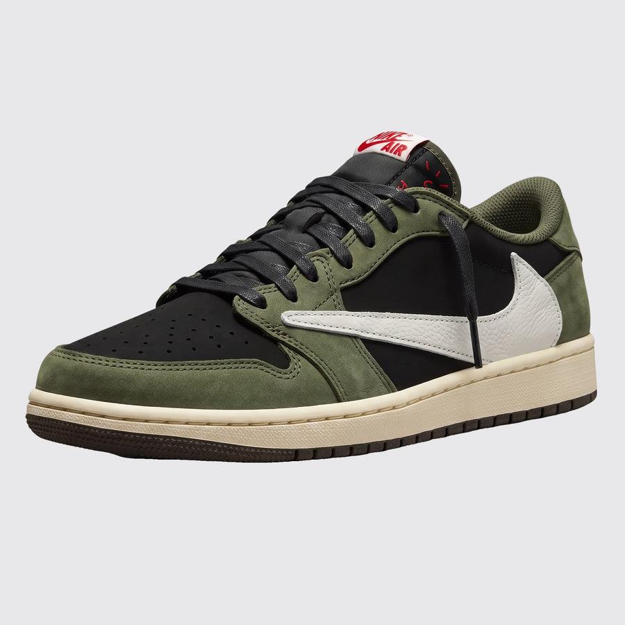 Travis Scott x Air Jordan 1 Low OG Black Olive Sneaker – Dreiviertel-Vorderansicht