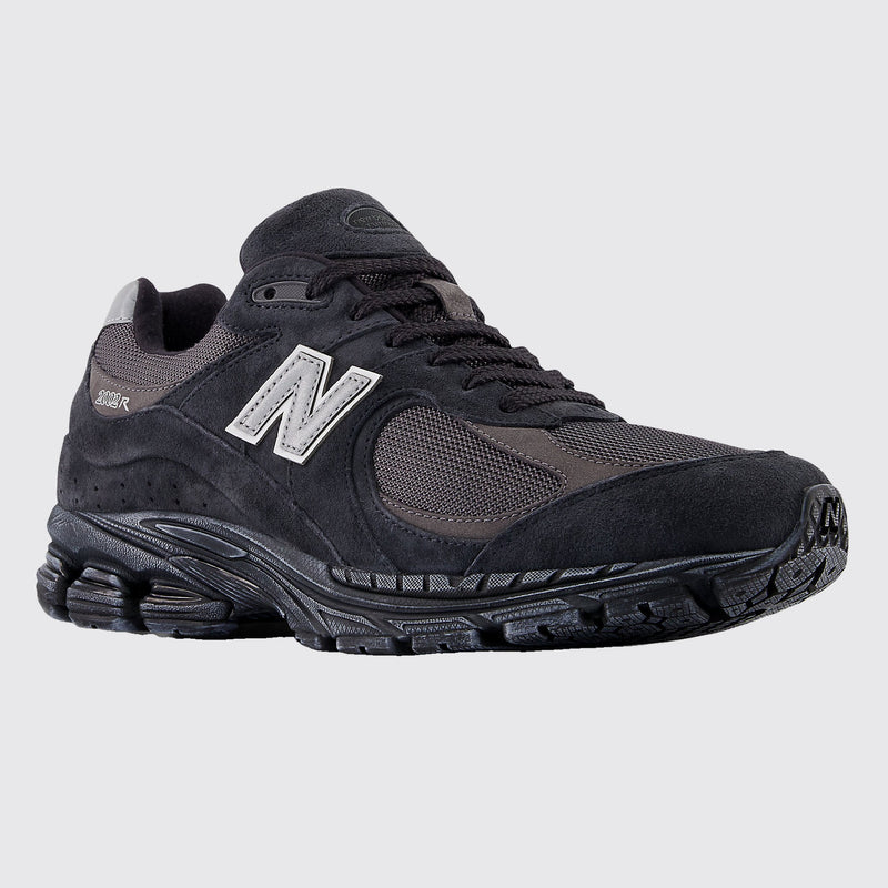 New Balance 2002R Vintage Black Grey Sneaker – Dreiviertel-Vorderansicht