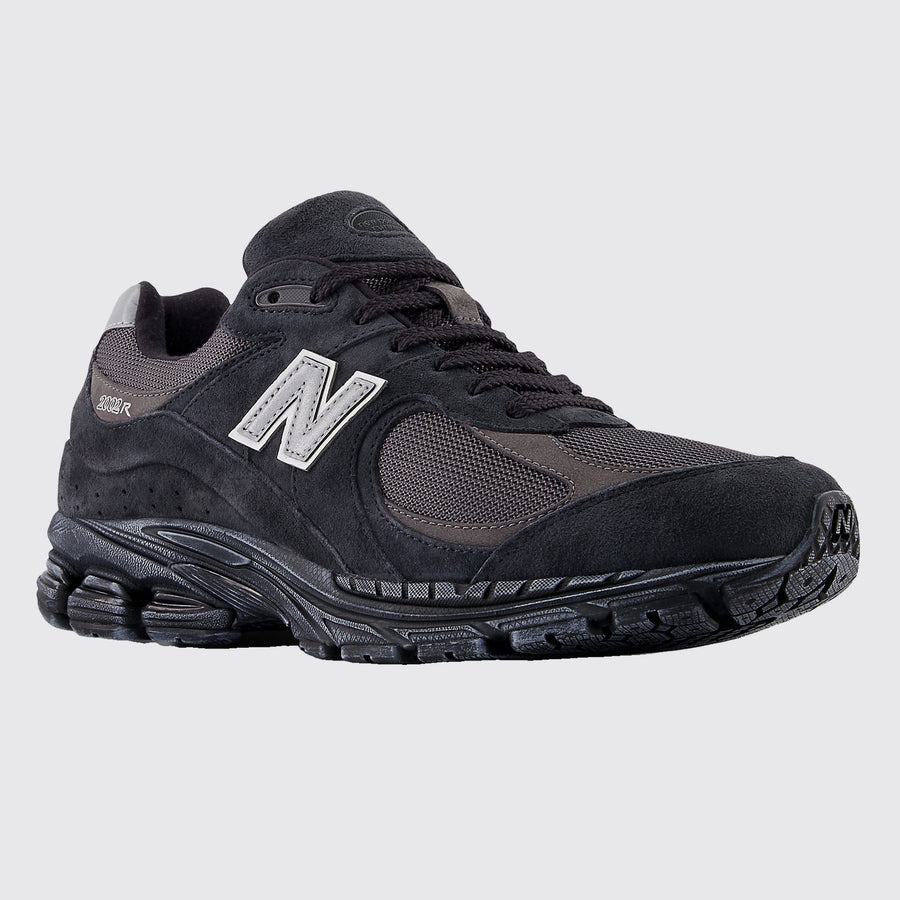 New Balance 2002R Vintage Black Grey Sneaker – Dreiviertel-Vorderansicht