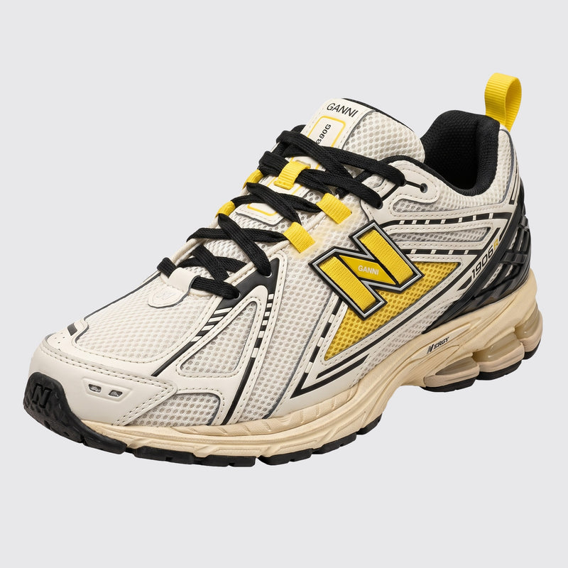 GANNI New Balance 1906R Egret basket – vue avant 3/4
