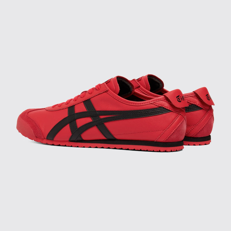 Onitsuka Tiger Mexico 66 Classic Red Black Sneaker – Dreiviertel-Vorderansicht des Paares