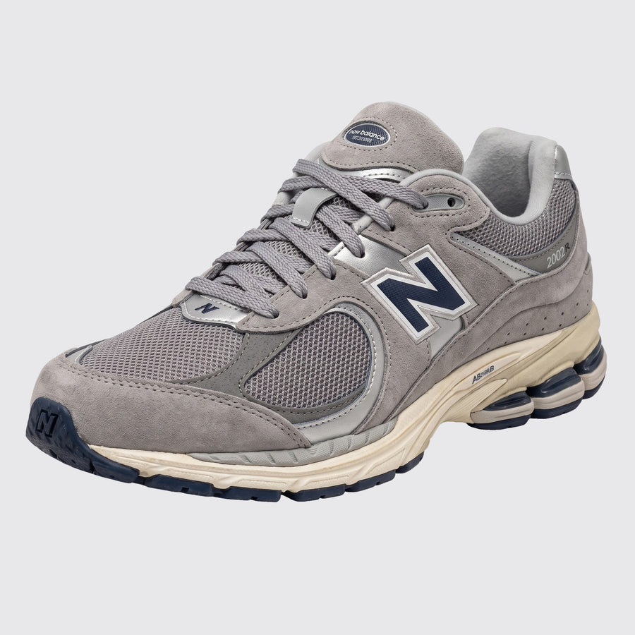 New Balance 2002R Light Grey sneaker – front three-quarter view