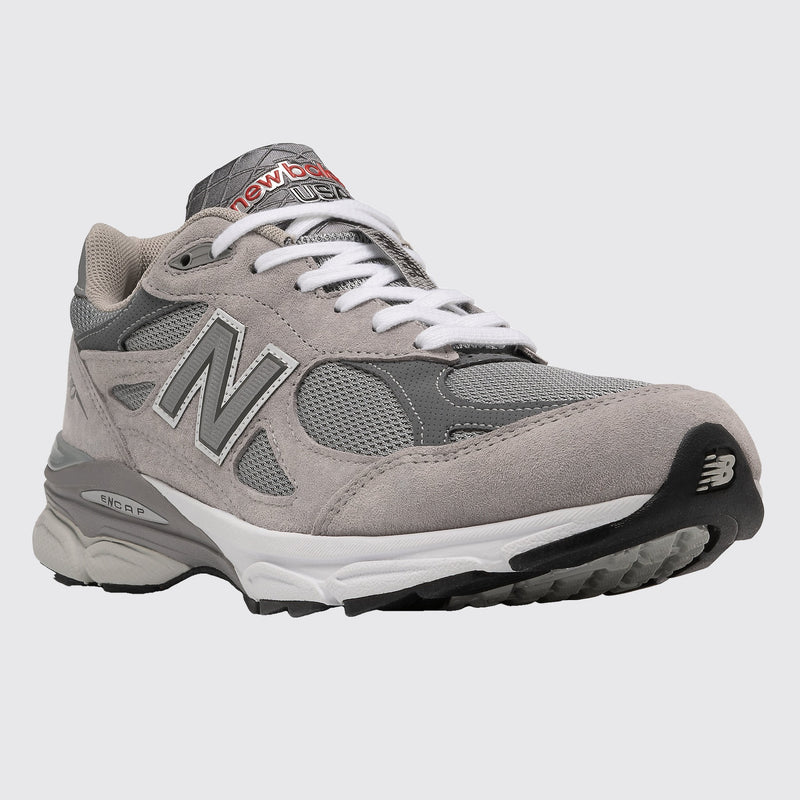 New Balance 990v3 Made in USA Grey Sneaker – Dreiviertel-Vorderansicht