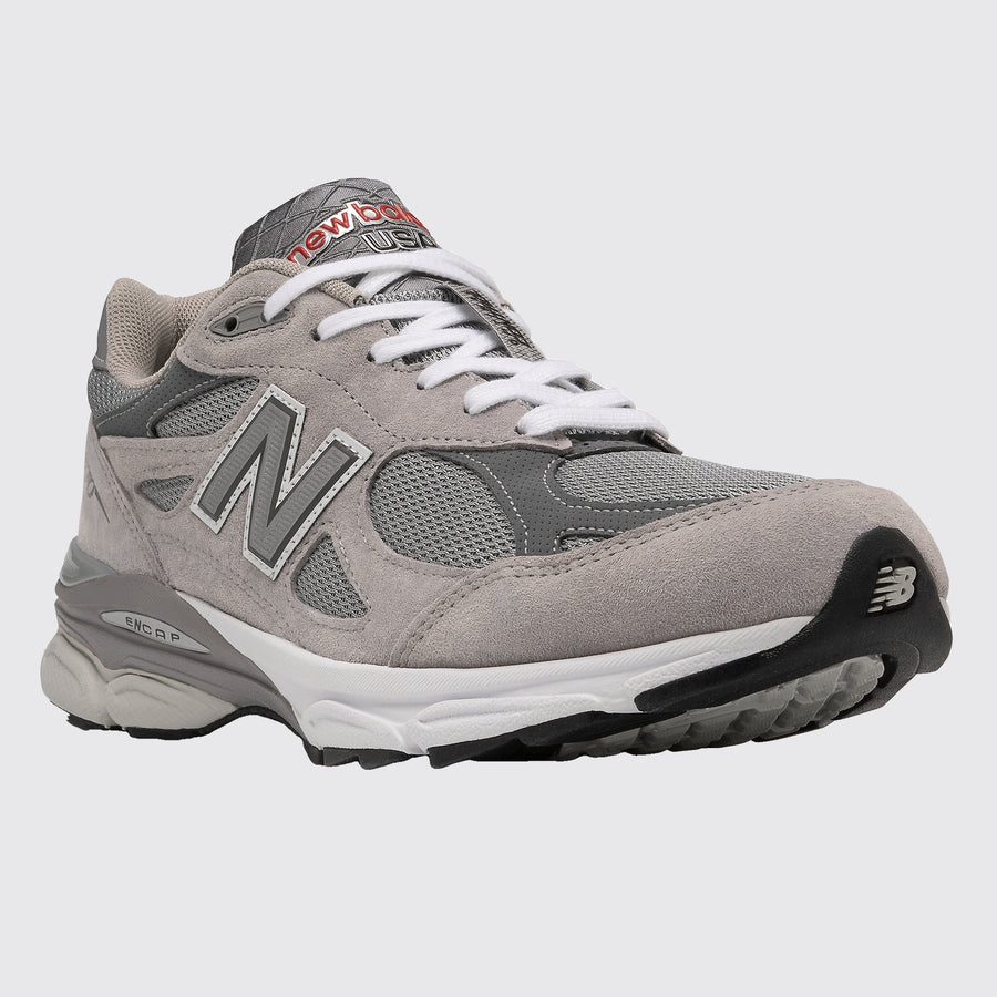 New Balance 990v3 Made in USA Grey Sneaker – Dreiviertel-Vorderansicht