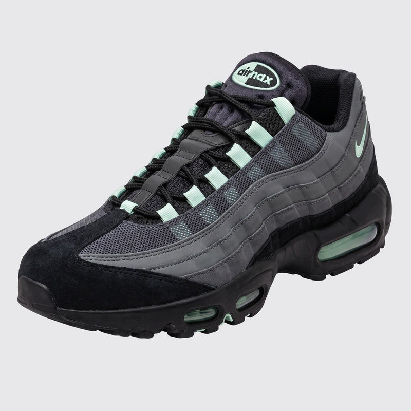 Nike Air Max 95 Vapor Green sneaker – front three-quarter view
