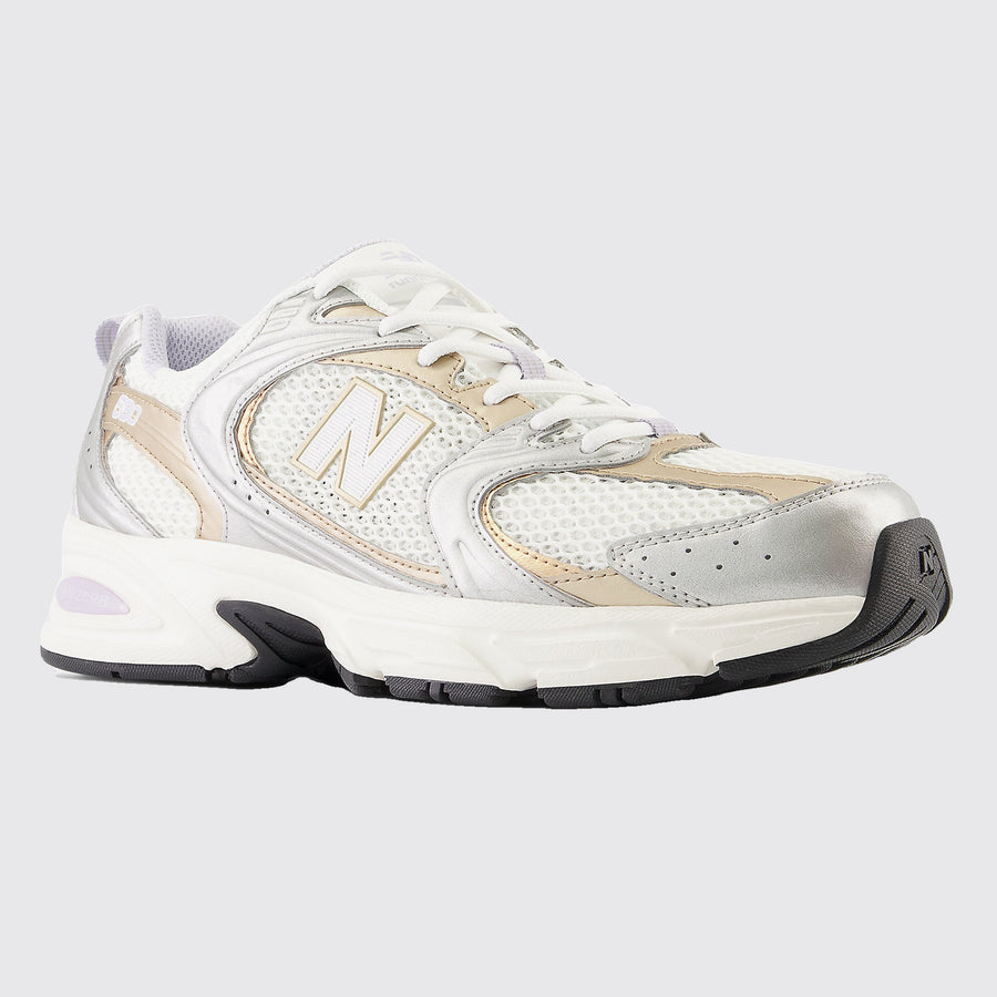 New Balance 530 Silver Moss sneaker – front three-quarter view