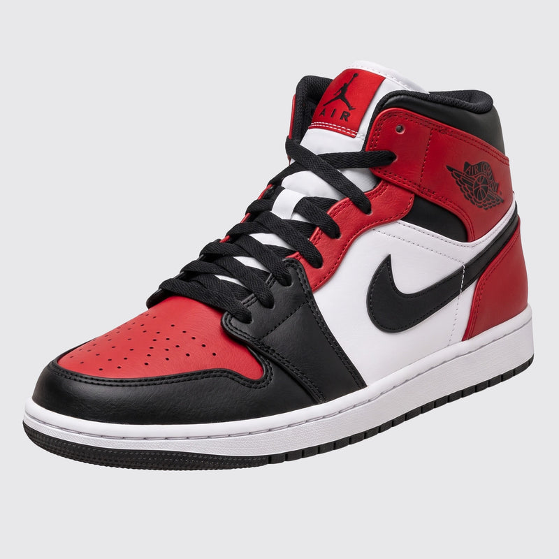 Air Jordan 1 Mid Chicago Black Toe Sneaker – Dreiviertel-Vorderansicht