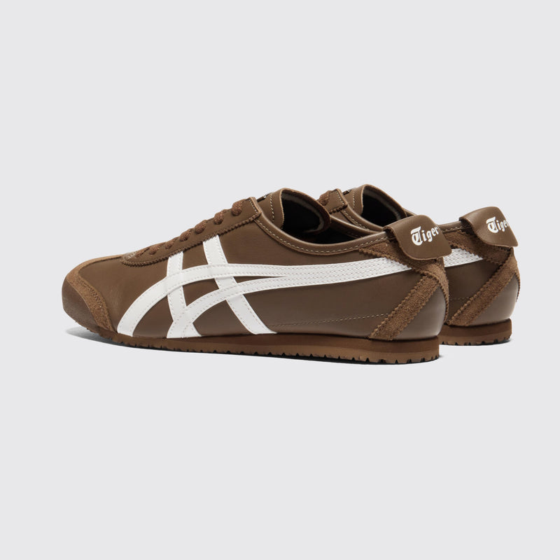 Onitsuka Tiger Mexico 66 Brown Storm White Sneaker – Dreiviertel-Vorderansicht des Paares