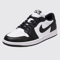 Air Jordan 1 Low Panda de Mujer zapatilla – vista frontal 3/4