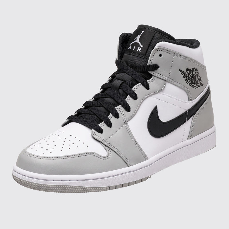 Air Jordan 1 Mid Light Smoke Grey zapatilla – vista frontal 3/4